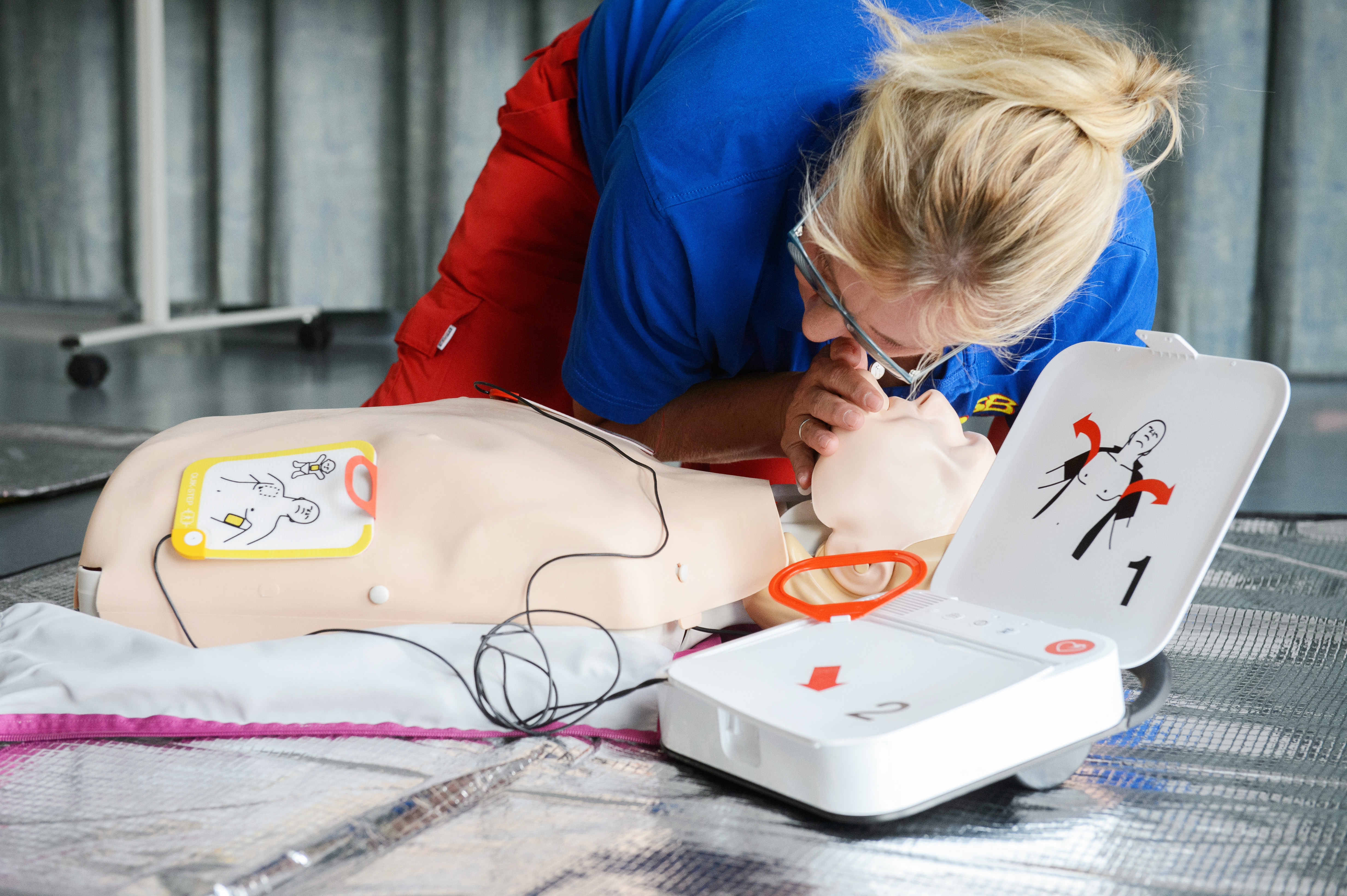 Erste Hilfe Kurs (Kinder helfen Kindern) Die Ersthelfer von