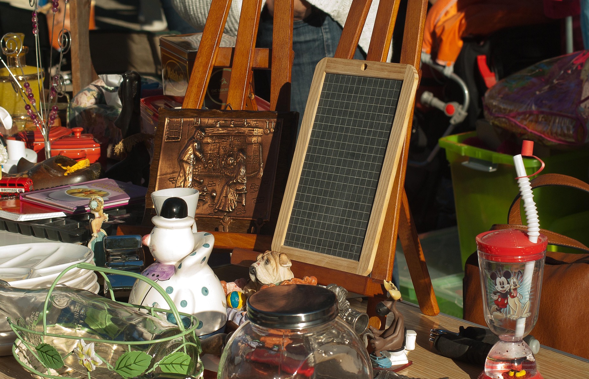 jackmac34-flea-market-1732562_1920.jpg